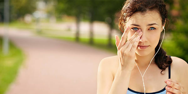Common Sympotoms Girl Running 600x300 1 Common Sympotoms Girl Running 600x300 1